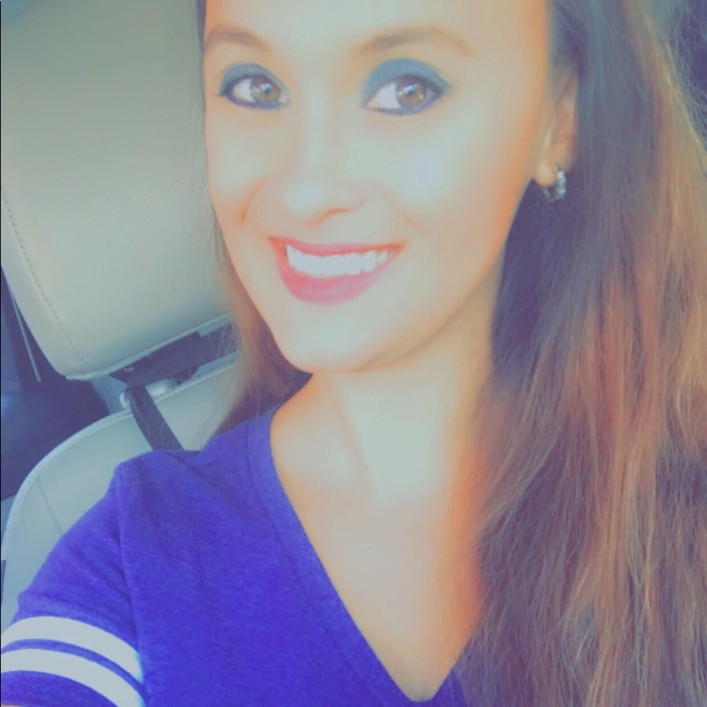 Meet your Posher, Crystal